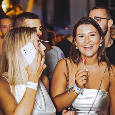 Girls having fun dancing Lust in Rio