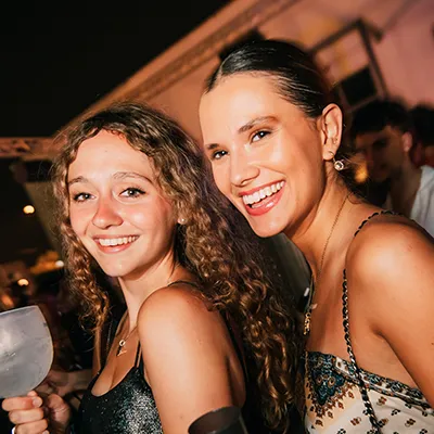 Two girls posing or photo Lust in Rio