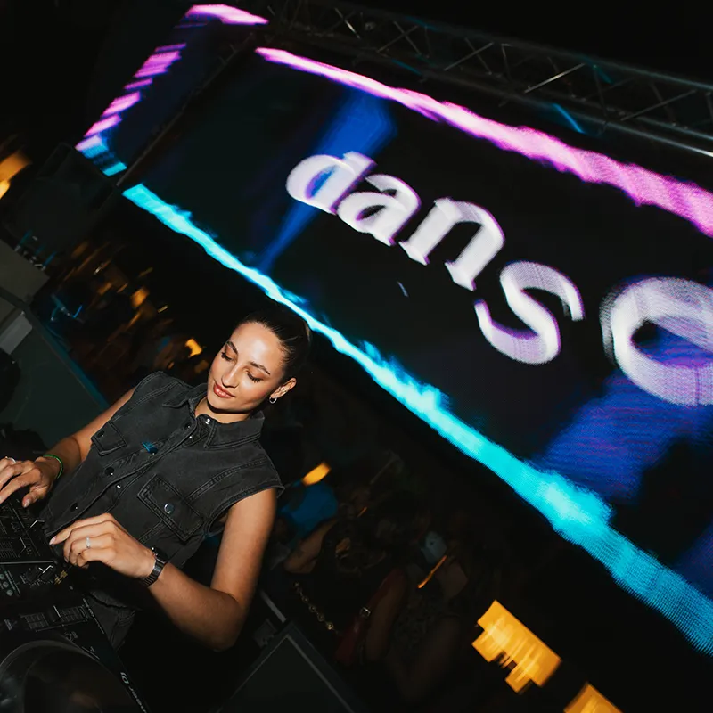 DJ putting musing DanSe Lust in Rio